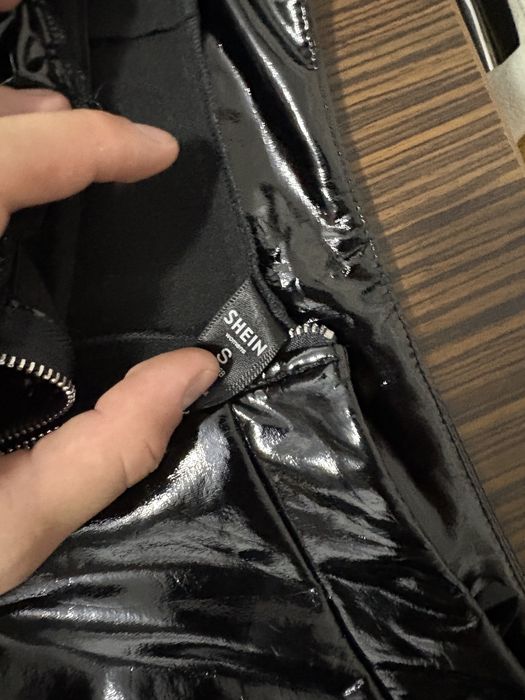 pantaloni piele femei