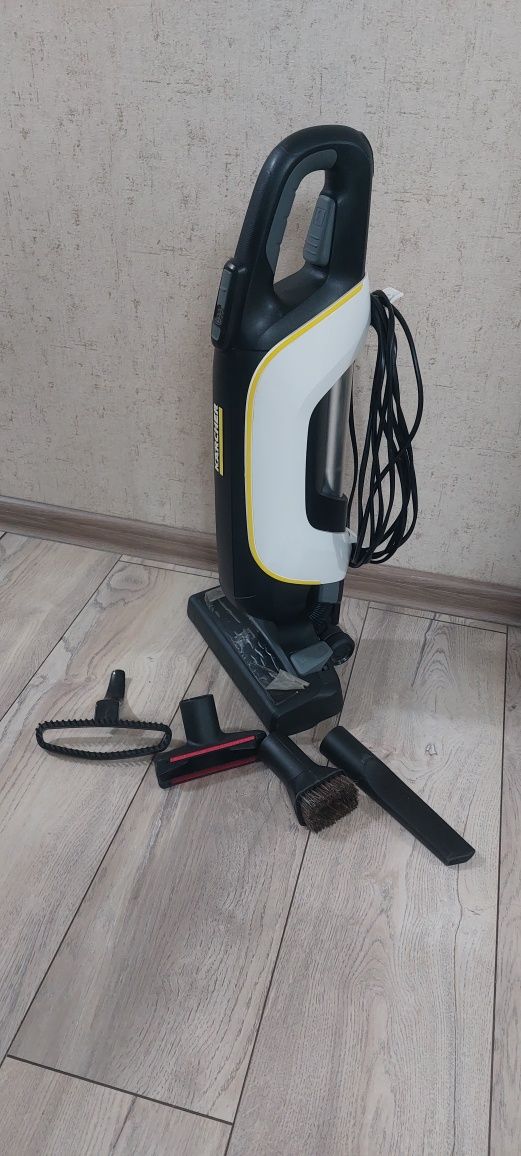 Пылесос вертикальный Karcher
