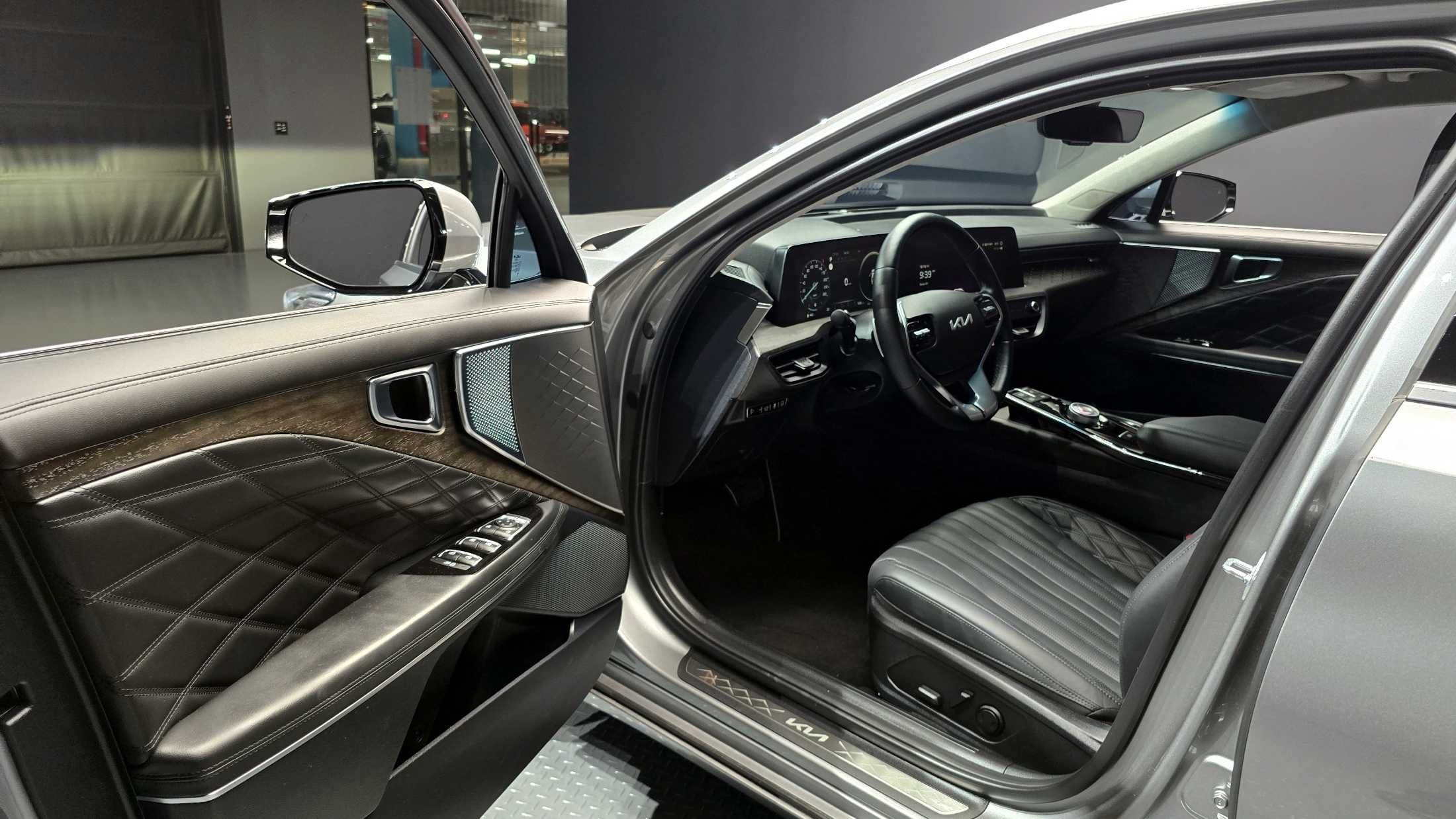 Kia K8 Signature