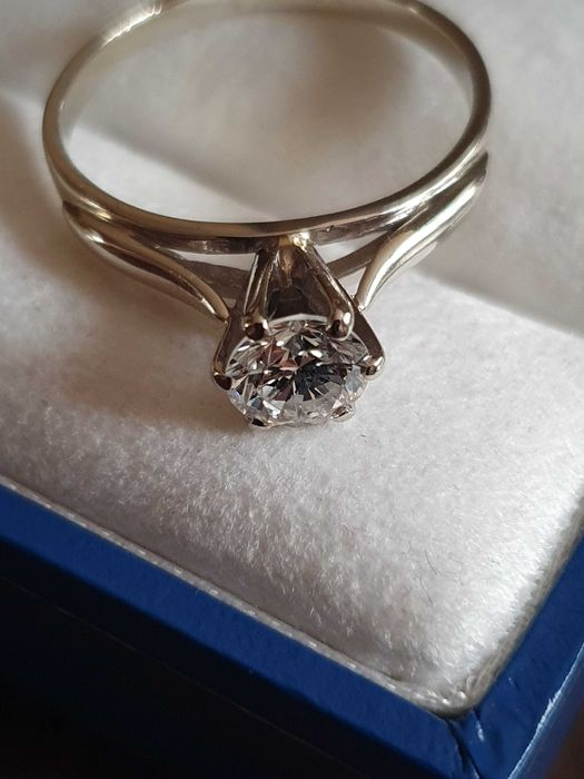 Mostenire unicat solitaire aur 18k diamant natural urias 0,85ct VS