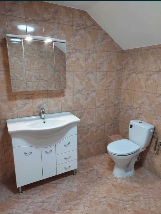 Închiriez vila în Dumbrava Rosie