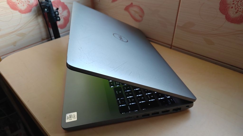 Laptop Dell Latitude 5510_i7-10810U_16GB DDR4_AMD 550X 2GB Dedicat_SSD