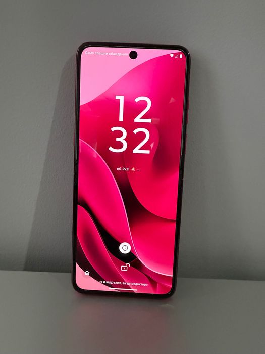 Motorola razr 60 ultra розов