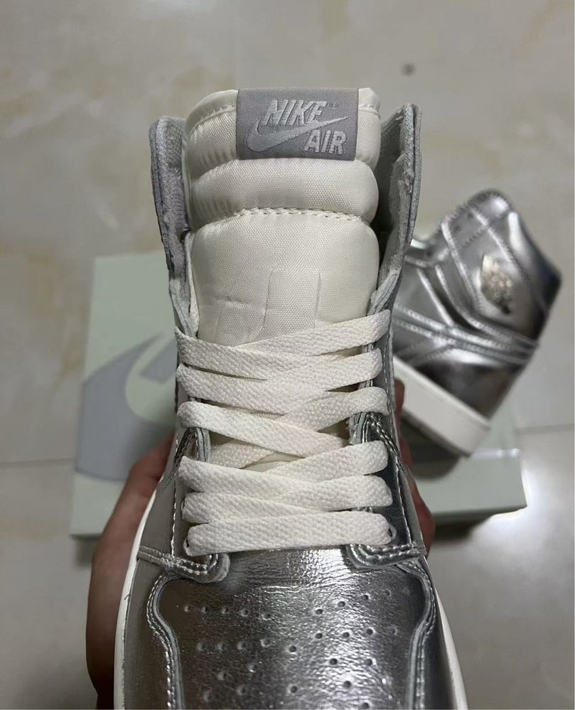 Air Jordan 1 Retro High OG Chrome