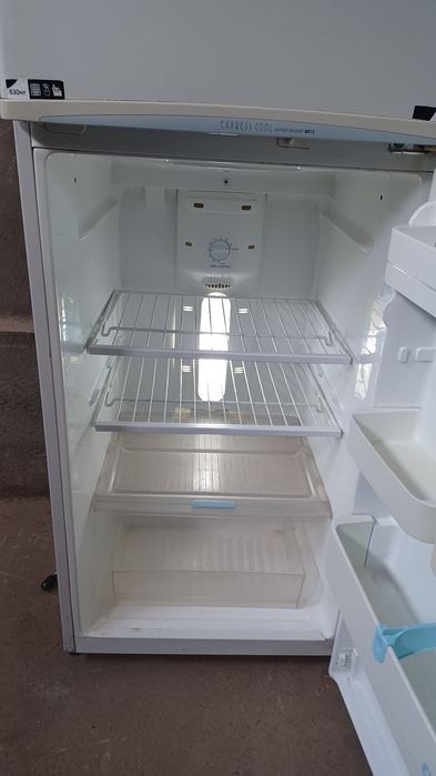 Халадильник LG AIR NOFROST ВОЗДУШНЫЙ 2х камерный в отличном состояние