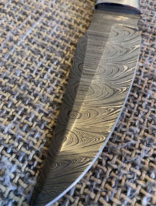 Ръчно кован ловен нож