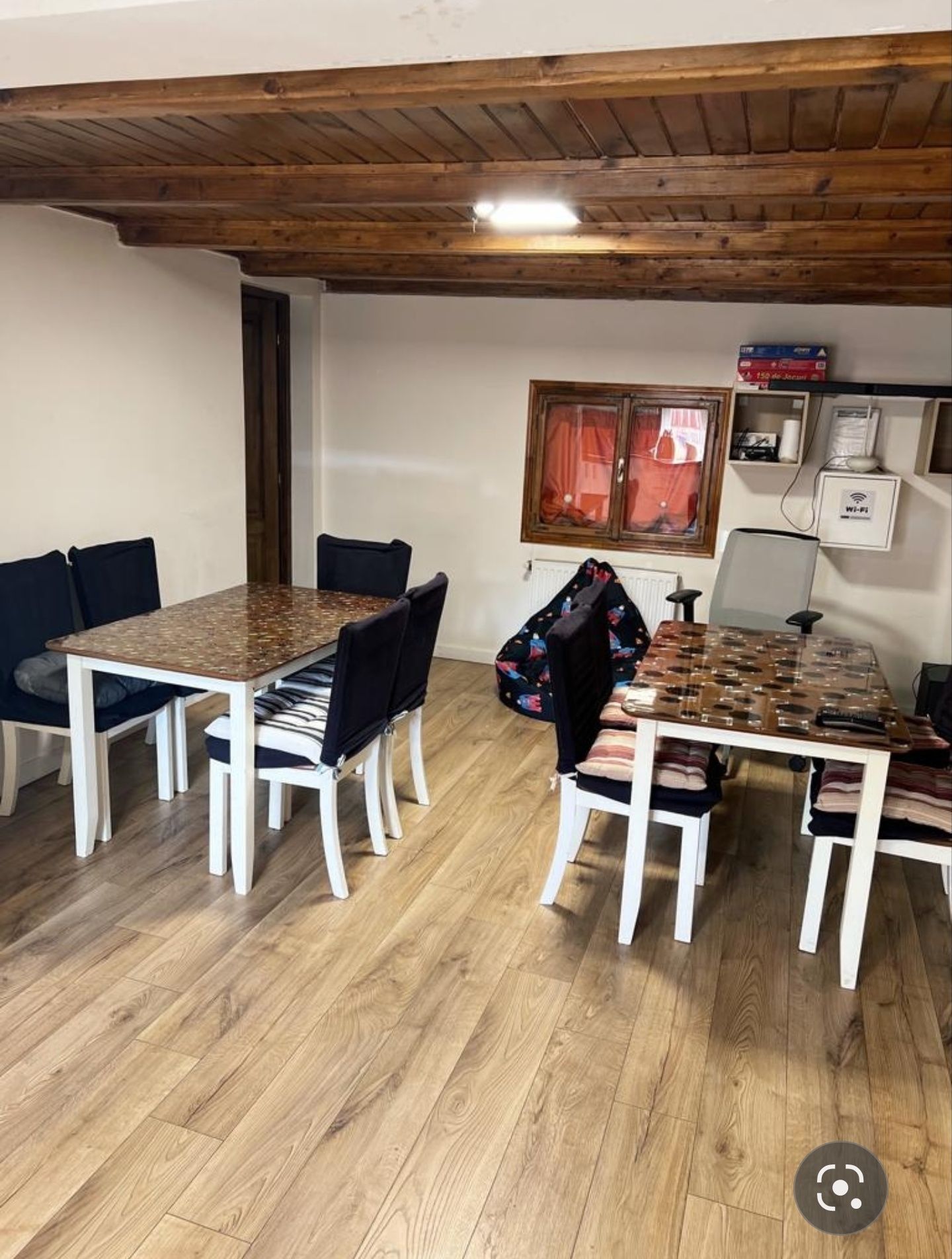 Cabană cu ciubăr în stațiunea Muntele Băișorii