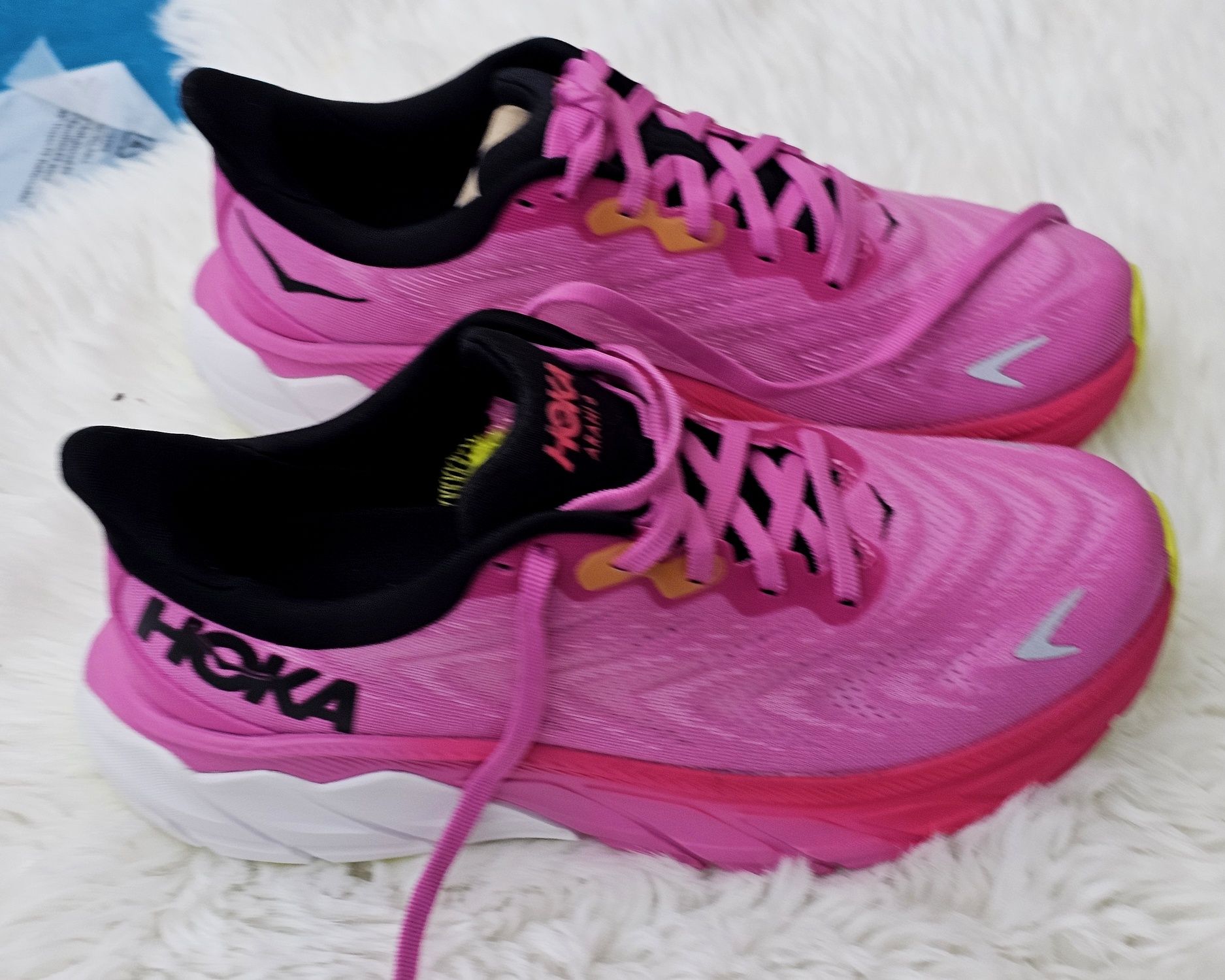 Hoka Arash 6 оригинални дамски сникърси 38  2/3 нови