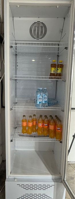 Холодильник Бирюса витринный