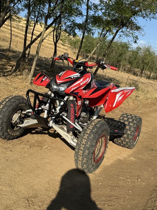 Vând honda trx450R