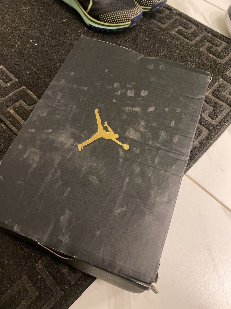 Продам кроссовки Nike Air Jordan 1