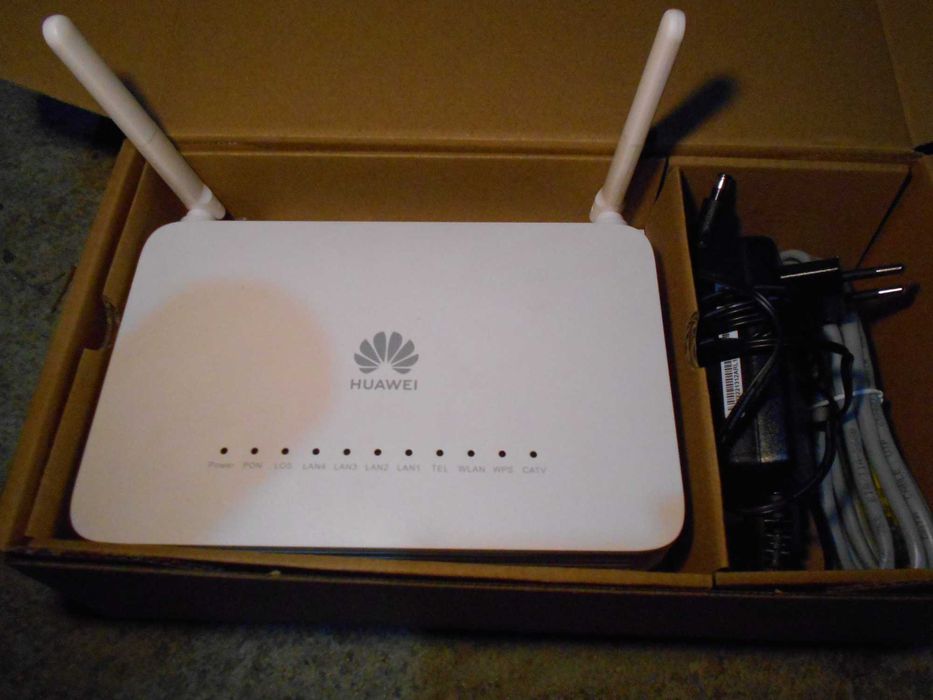 Vand PC complet ,cadou un Leptop Compaq Presario și Router wireless