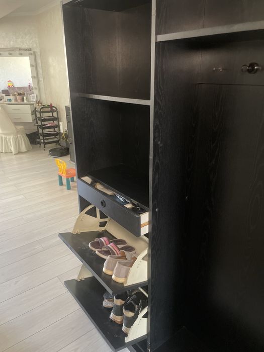 Продам прихожую Б/У