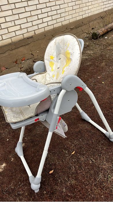 Стульчик  для  кормления  б/у в отлчным состояне возможно  с  доставка