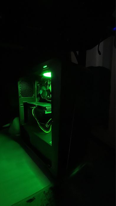 Rtx3050 i7 9700 + monitor AOC