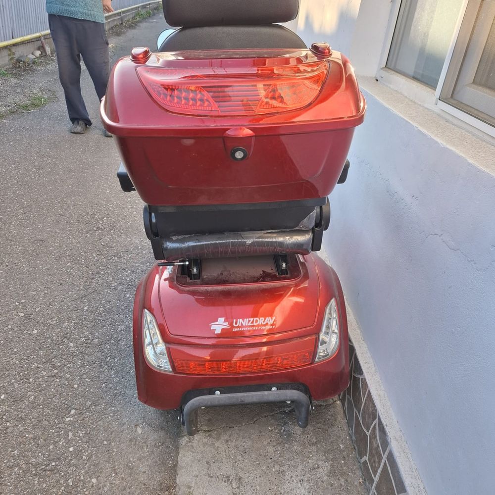 Scaun cu rotile electric NOU