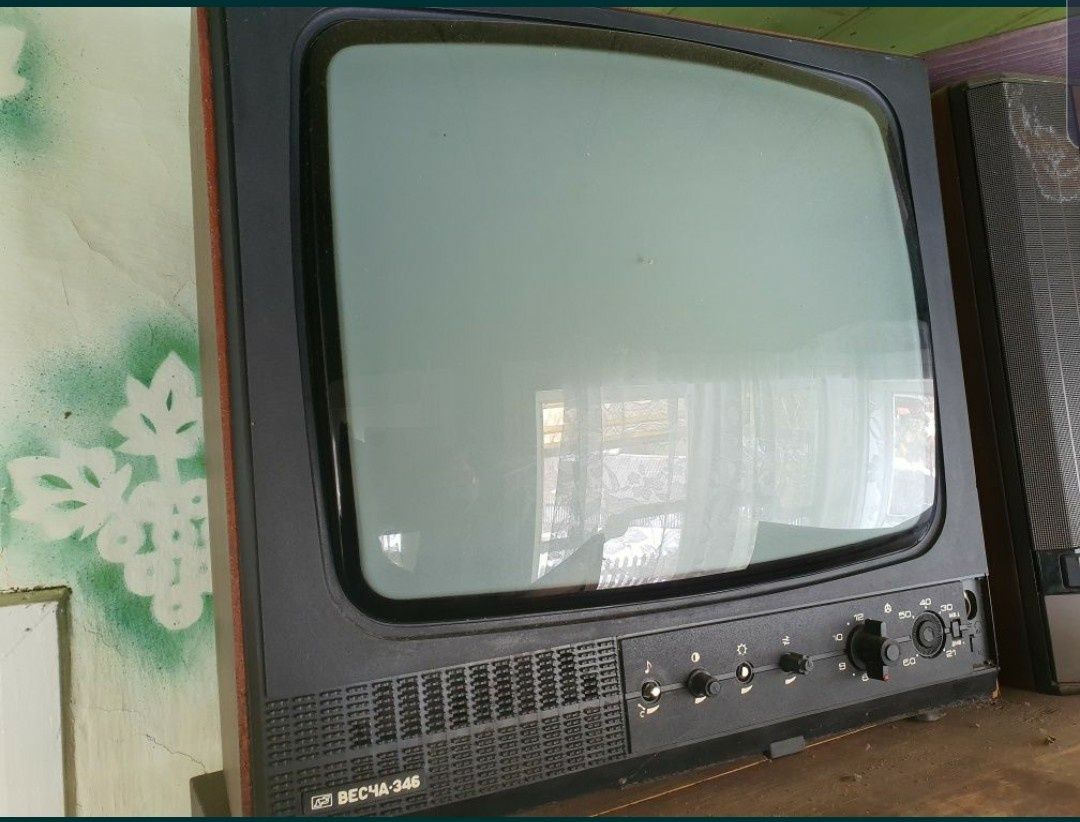 Televizoare vechi defecte.
