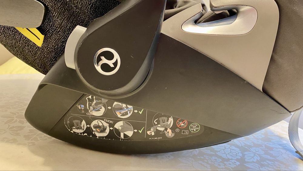 Cybex Cloud Z i-size столче за кола 0-13 кг