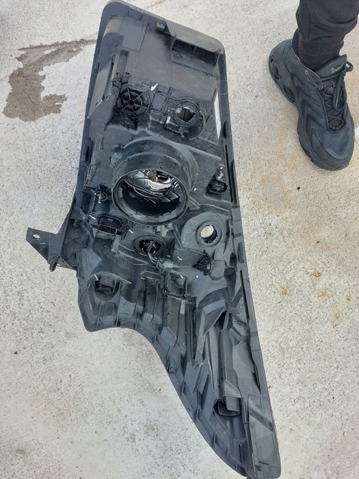 Renault Trafic 2019 десен фар