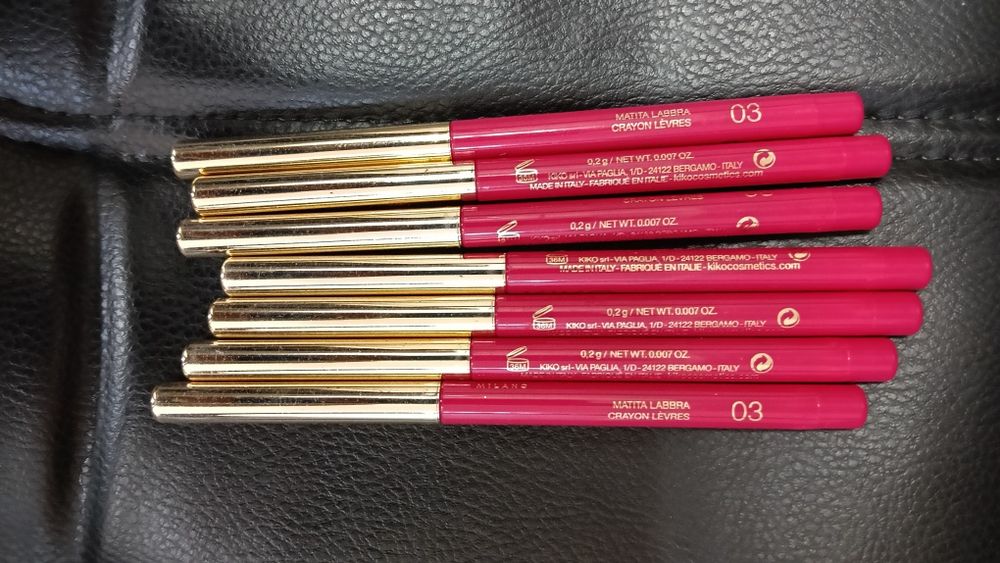 creion contur buze kiko