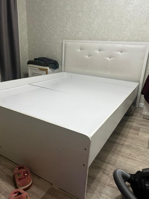 Продам двухспальную кровать 160*200