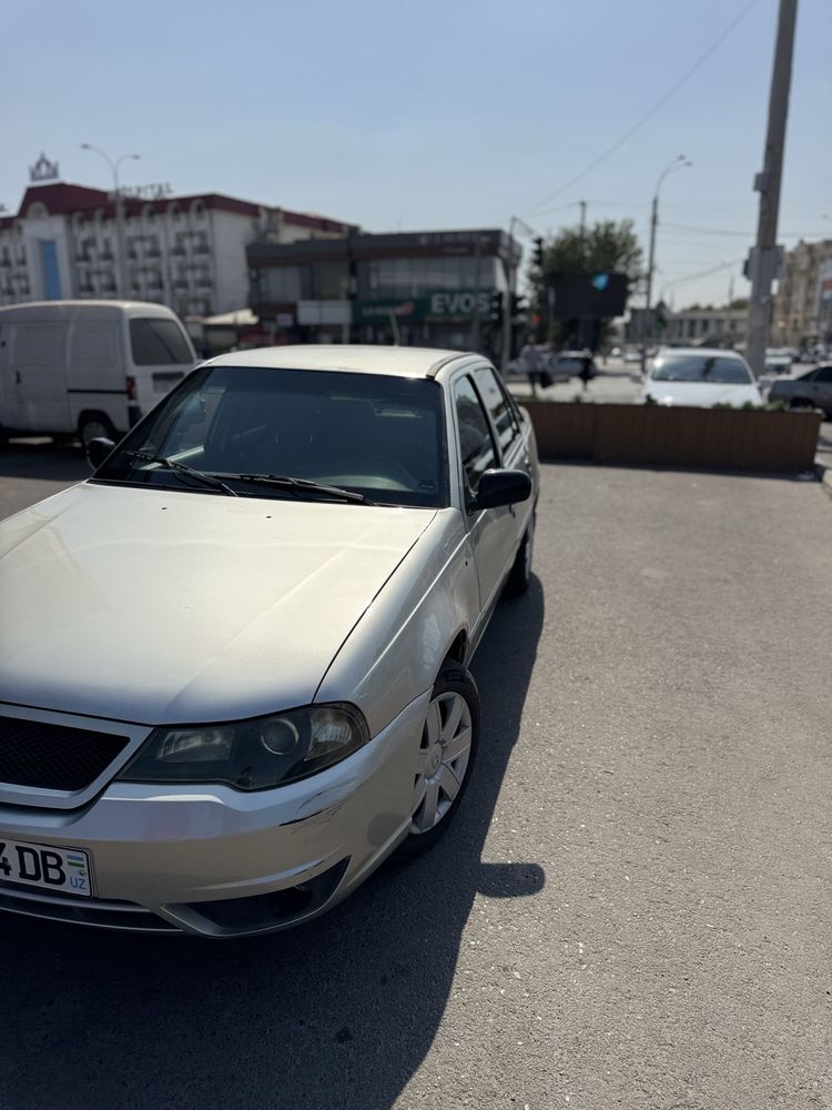 Nexia 2 sotiladi sostayaniyasi zor. 2009 yil 370000 km yurgan