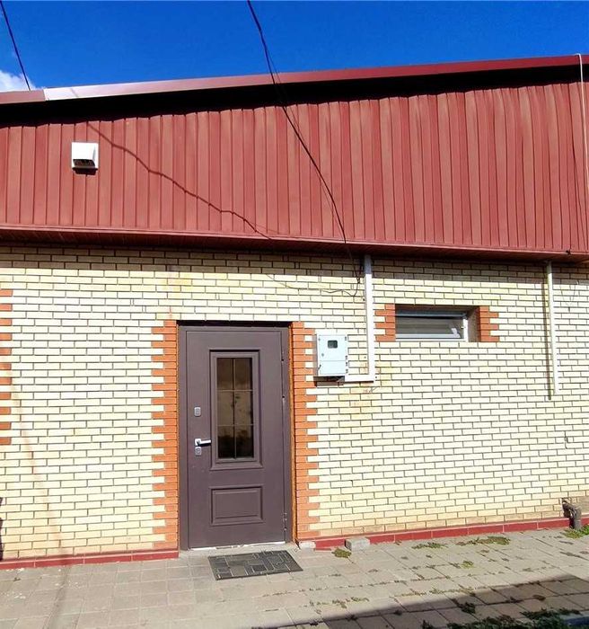 Продается особняк из 4 комнат с ремонтом по ул. Коммунальная.