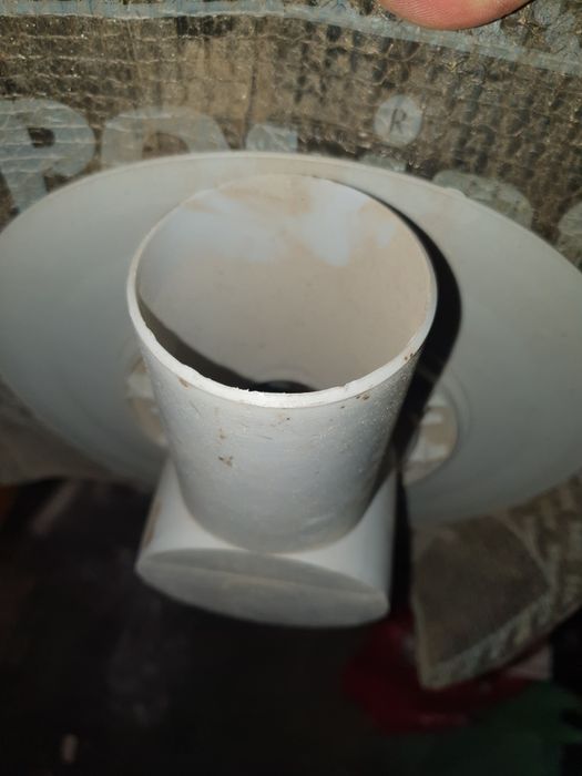 Gura de scurgere pentru terasa cu manseta integrata din bitum pentru a