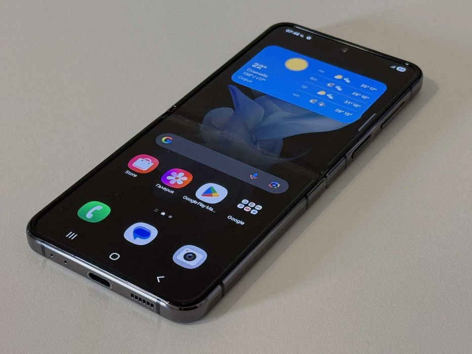 Бартер! Samsung Galaxy Flip 4 Graphite (Черен)