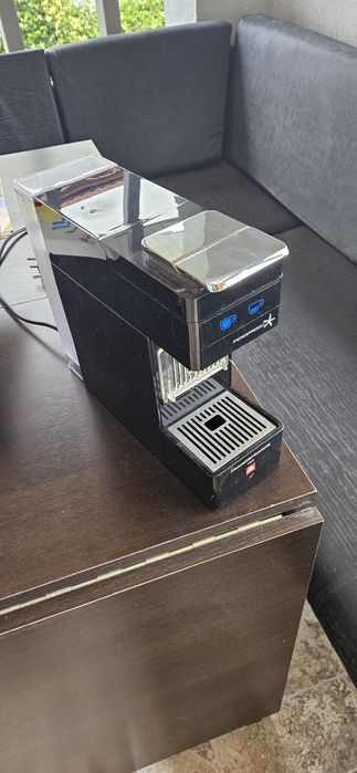 Aparat espressor cafea illy iperespresso y3