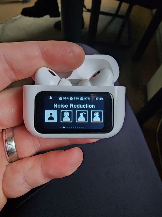 Casti cu ecran Noise Canceling si ENC