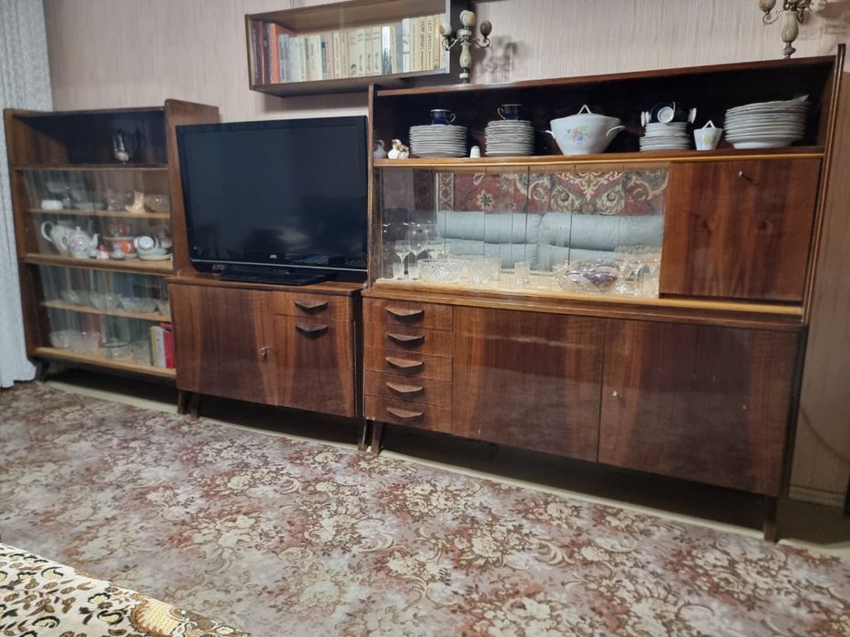 Гарнитур сервант шкаф стол