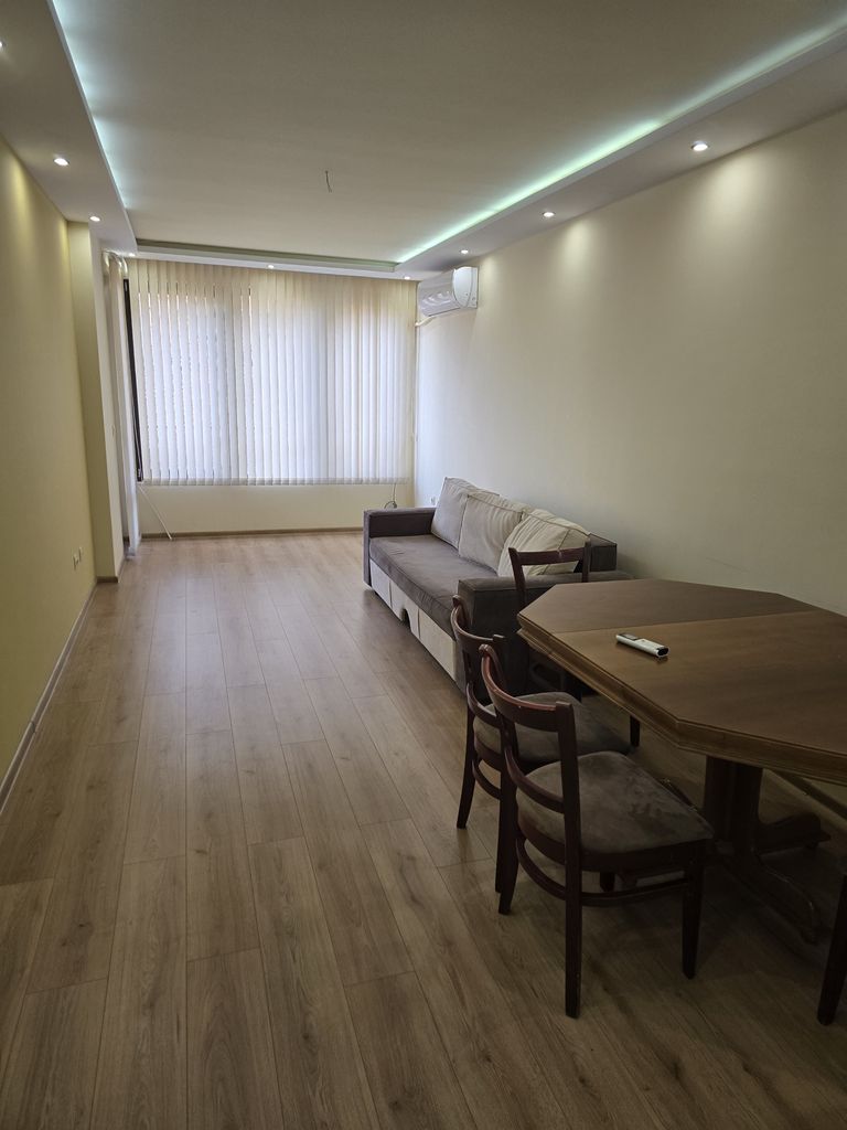 Дава се под наем Двустаен апартамент в Петрич - 70 кв.м за 280.5 € - Снимка #1