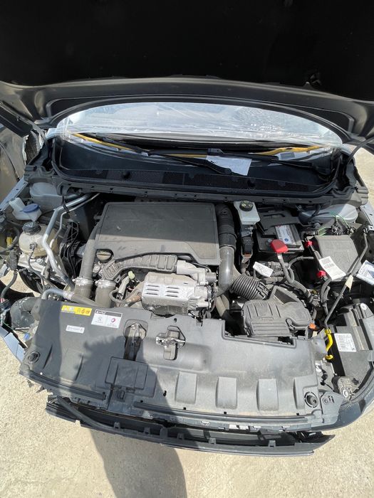 Dezmembrez Peugeot 308 2019 1.2 81KW 15000 Km