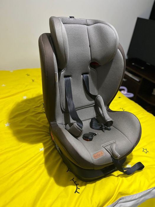 Vând scaun copii mașină