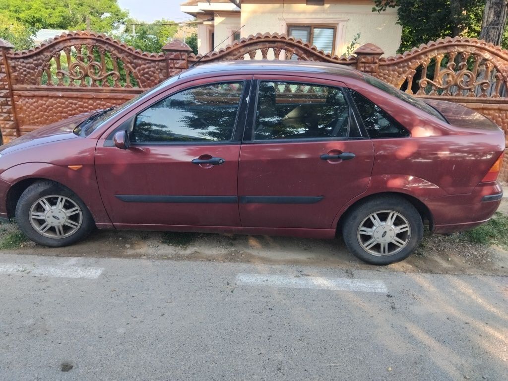 Vând Ford Focus 1 an 2002