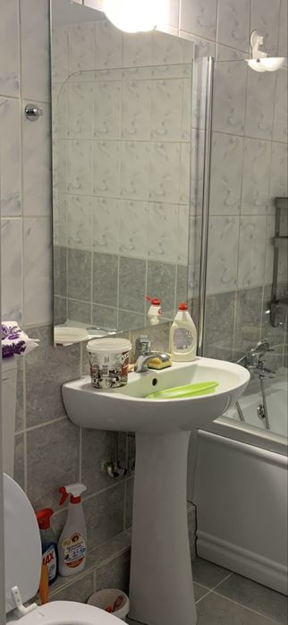 Lavoar cu picior +oglinda + baterie chiuveta