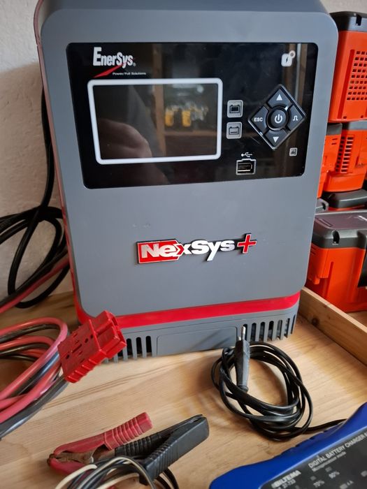 Incarcator inteligent Baterie Stivuitor