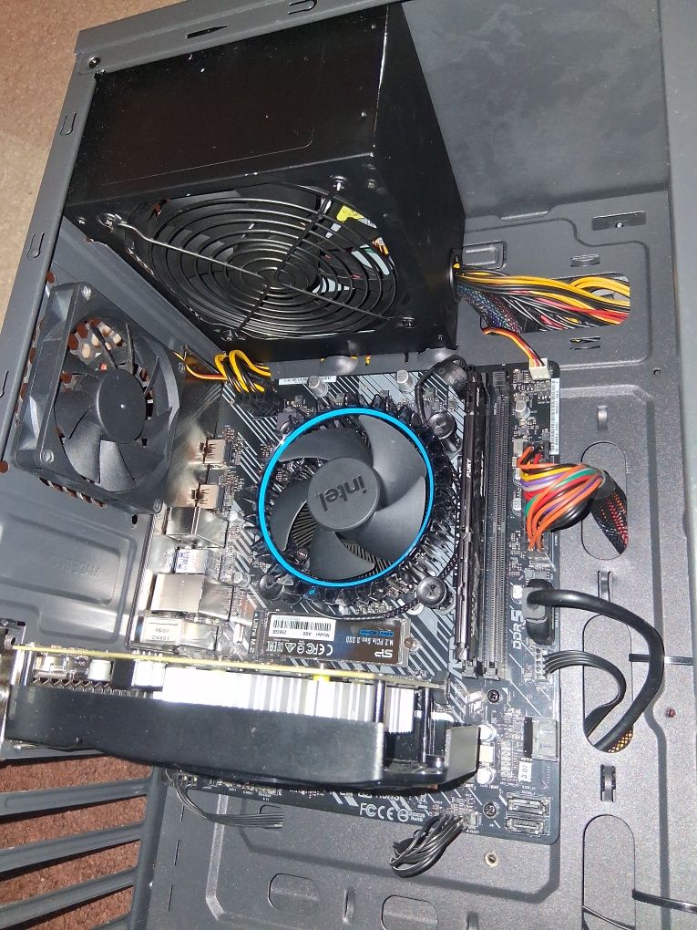 i3 13100f RAM 16GB DDR5 GTX 1050ti 4GB SSD 256GB