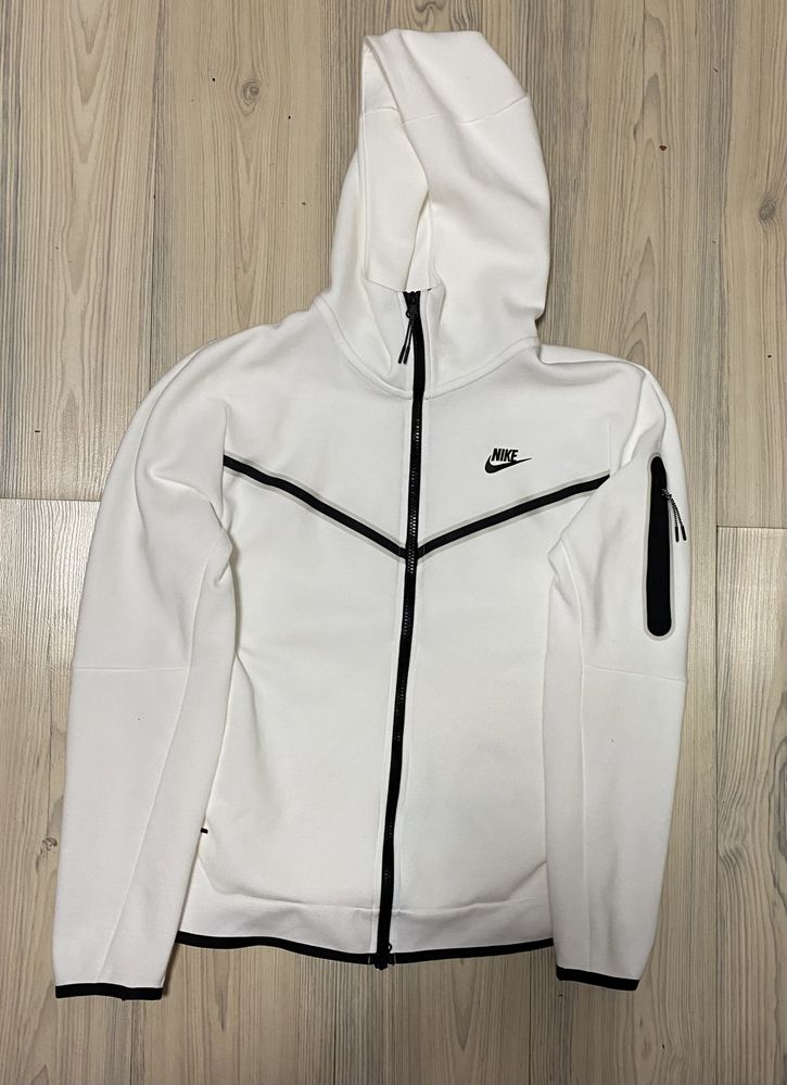 Nike tech fleece white S