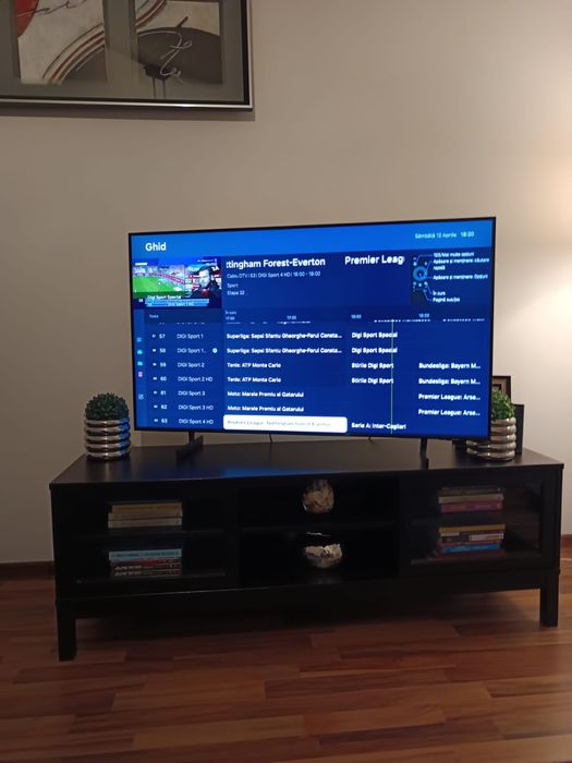 set comoda + masuta neagra cu blat de sticla