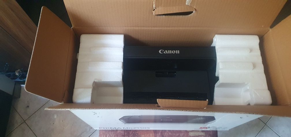 Цветен принтер-копир Canon