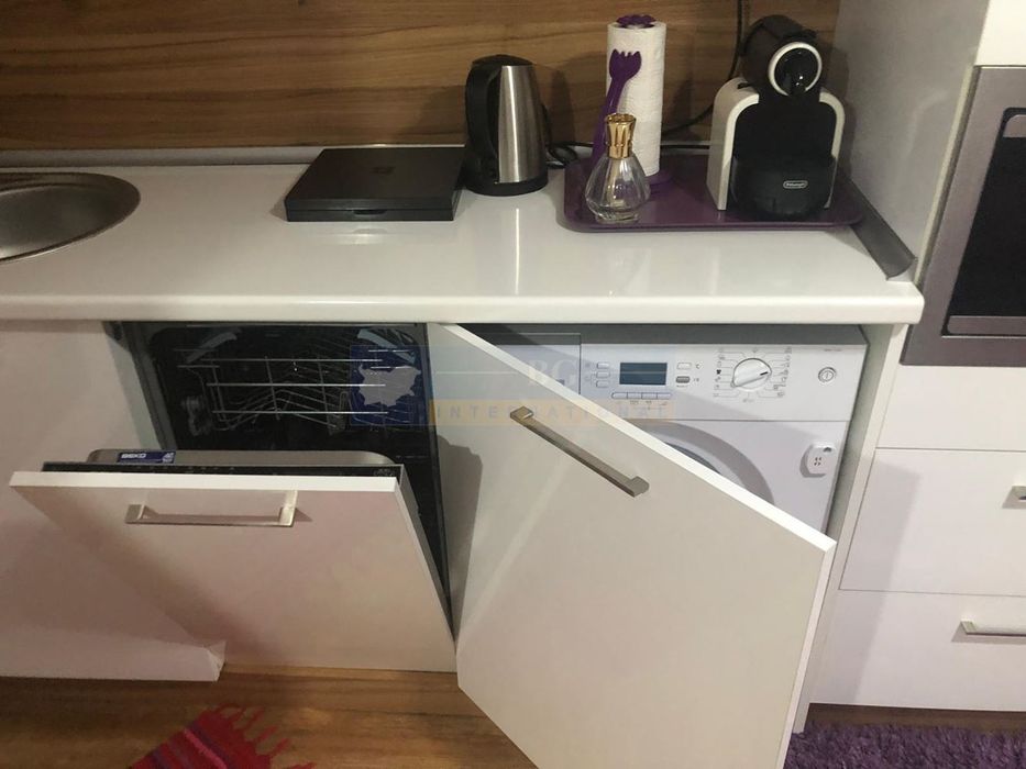 Продава се Тристаен апартамент в Бургас, Възраждане - 90 кв.м за 2222 €/кв.м - Снимка #3