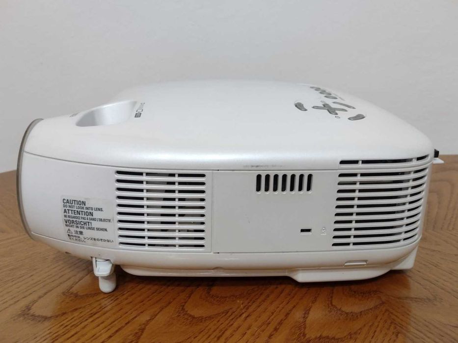 Videoproiector Nec LT 280, super avantajos, bonus suport tavan