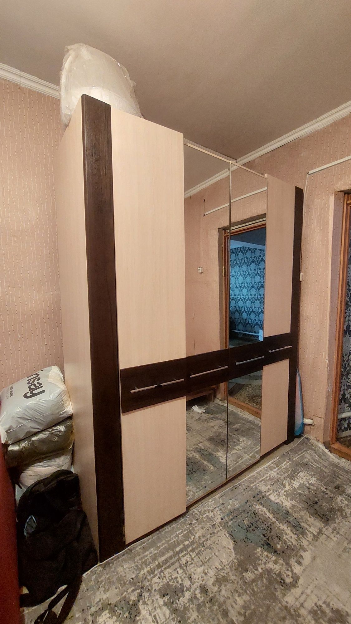 Продам шкаф в спальню