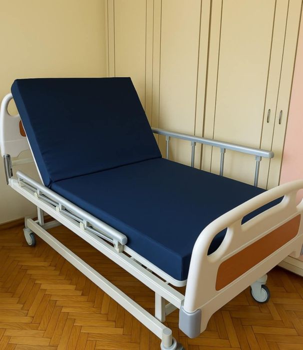 Медицинско легло с матрак — модел 0805425, Mobiak Care