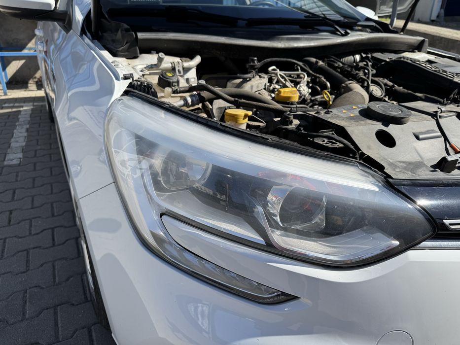 Far dreapta Renault Megane 4