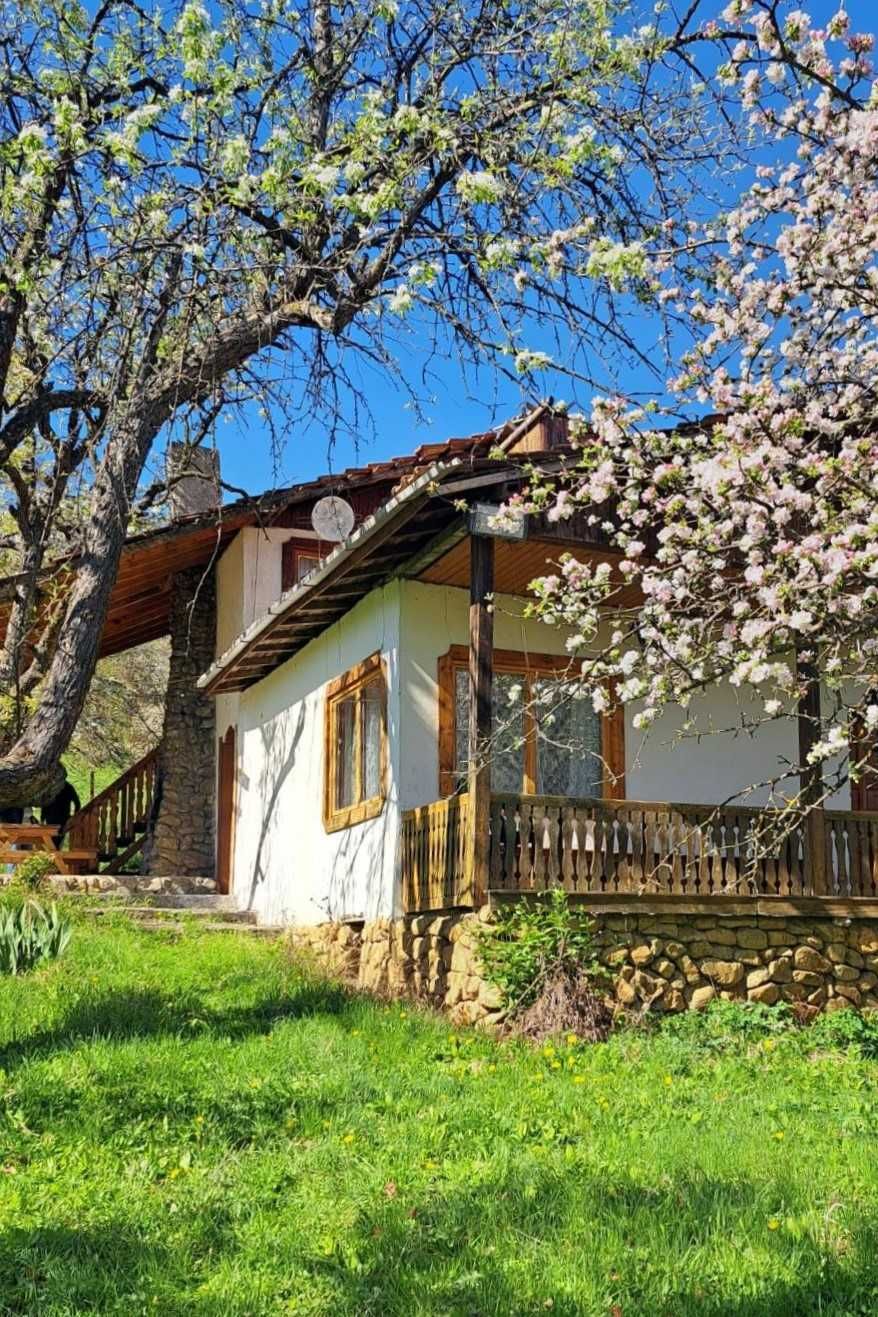 Къща в село Извор, Област Перник