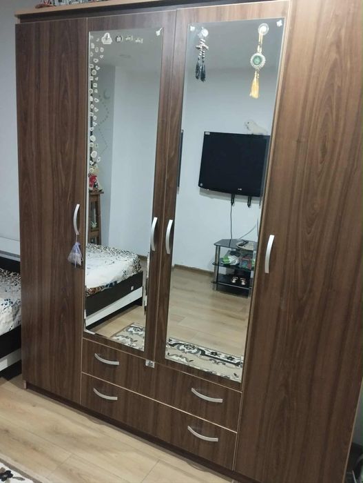 Dressing cu 4 usi 4 sertare si oglinzi