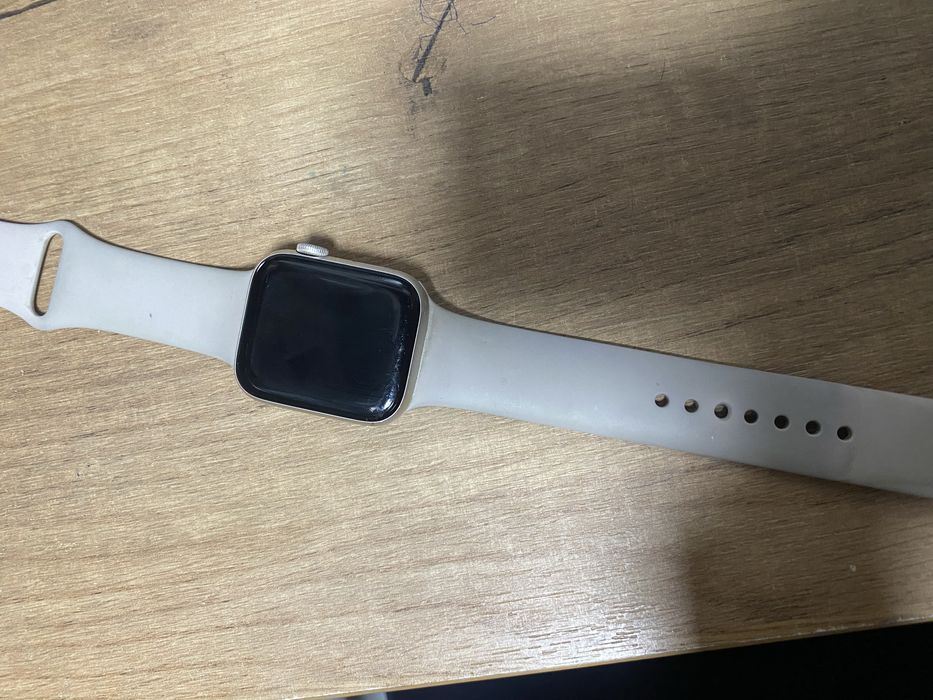 Apple Watch SE (GPS, 2‑го поколения) 44mm